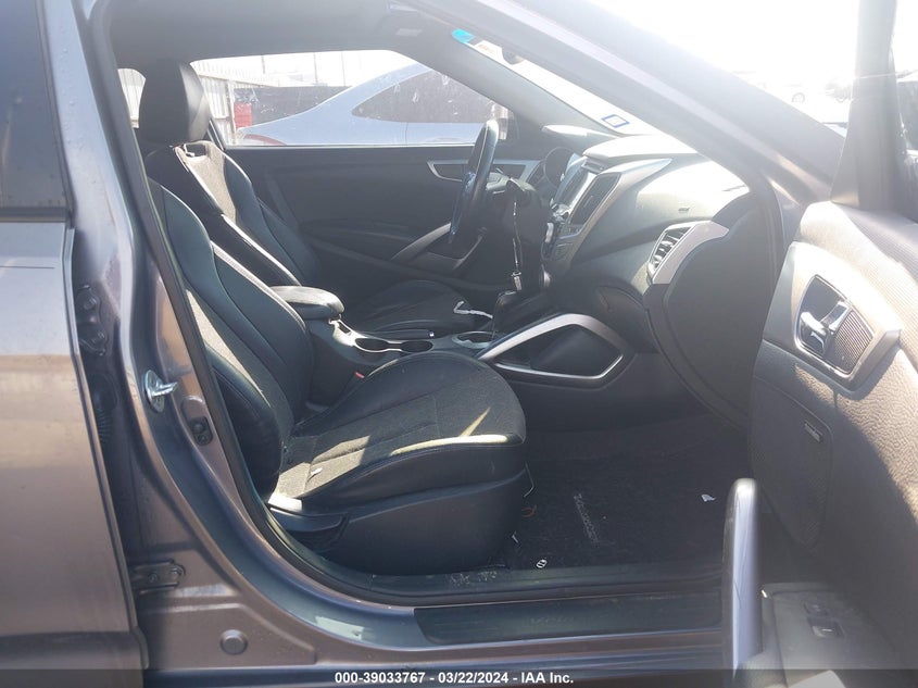 2015 Hyundai Veloster VIN: KMHTC6AD6FU232592 Lot: 39033767