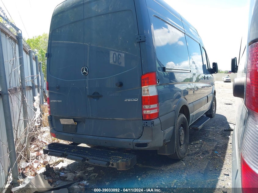 2018 Mercedes-Benz Sprinter 2500 Standard Roof V6 VIN: WD3PE7CD2JP642634 Lot: 39033892