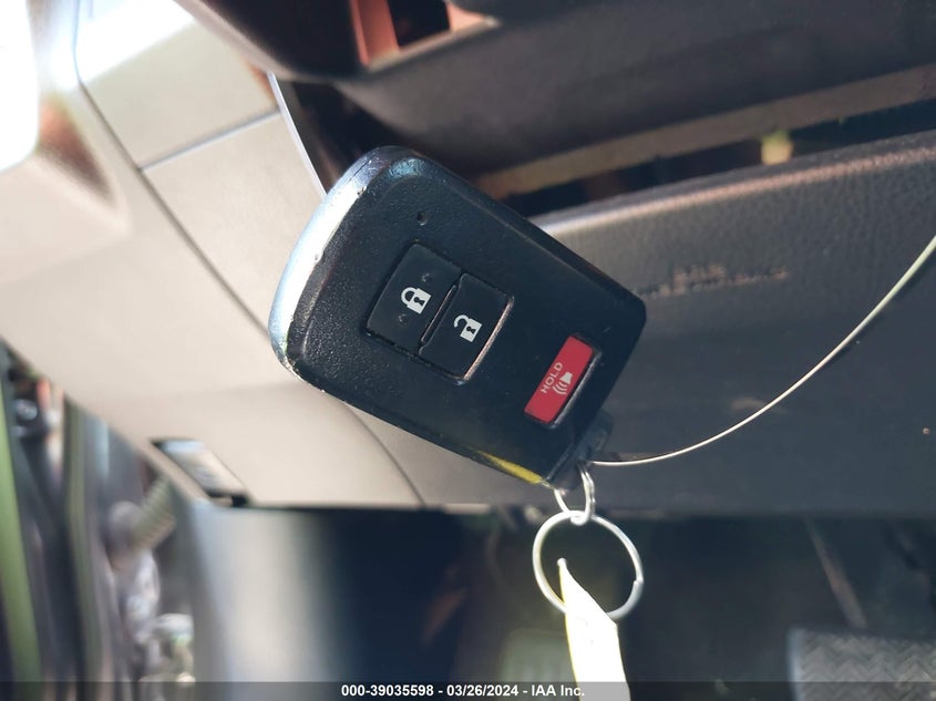 2018 TOYOTA RAV4 XLE - JTMWFREV6JJ728600