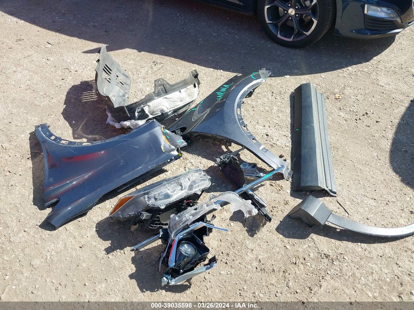 2018 TOYOTA RAV4 XLE - JTMWFREV6JJ728600