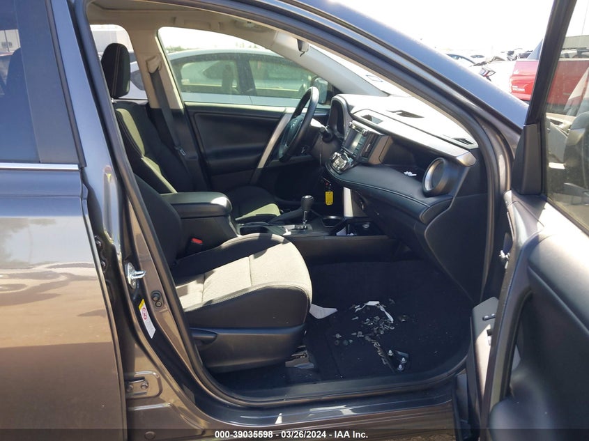 2018 TOYOTA RAV4 XLE - JTMWFREV6JJ728600