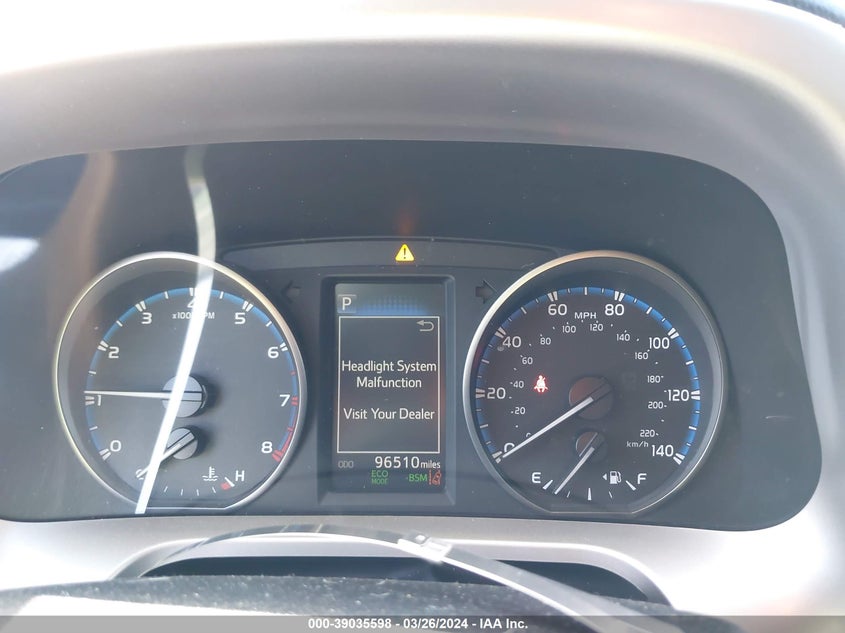 2018 TOYOTA RAV4 XLE - JTMWFREV6JJ728600