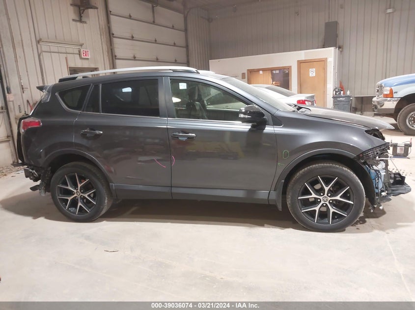 2016 TOYOTA RAV4 SE - JTMJFREV0GD186959