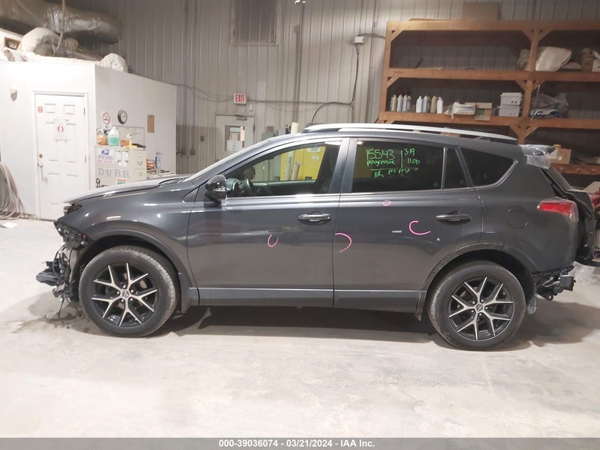 2016 TOYOTA RAV4 SE - JTMJFREV0GD186959