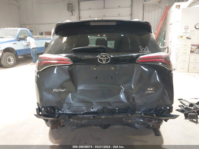 2016 TOYOTA RAV4 SE - JTMJFREV0GD186959