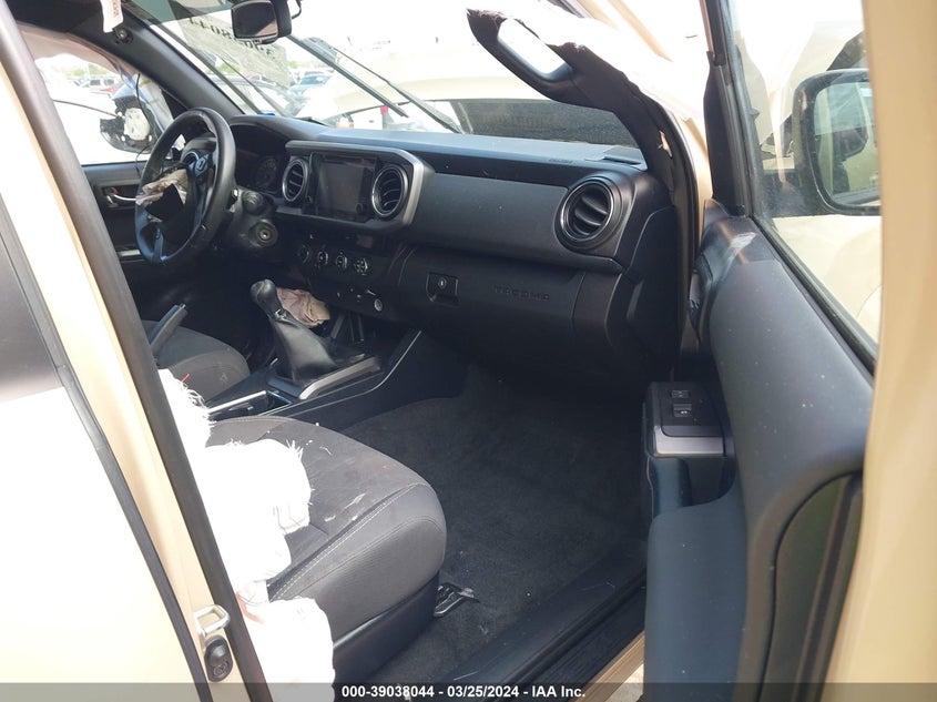 2017 TOYOTA TACOMA DBL CAB/SR/TRDSPT/OR/PRO - 5TFCZ5AN8HX074232