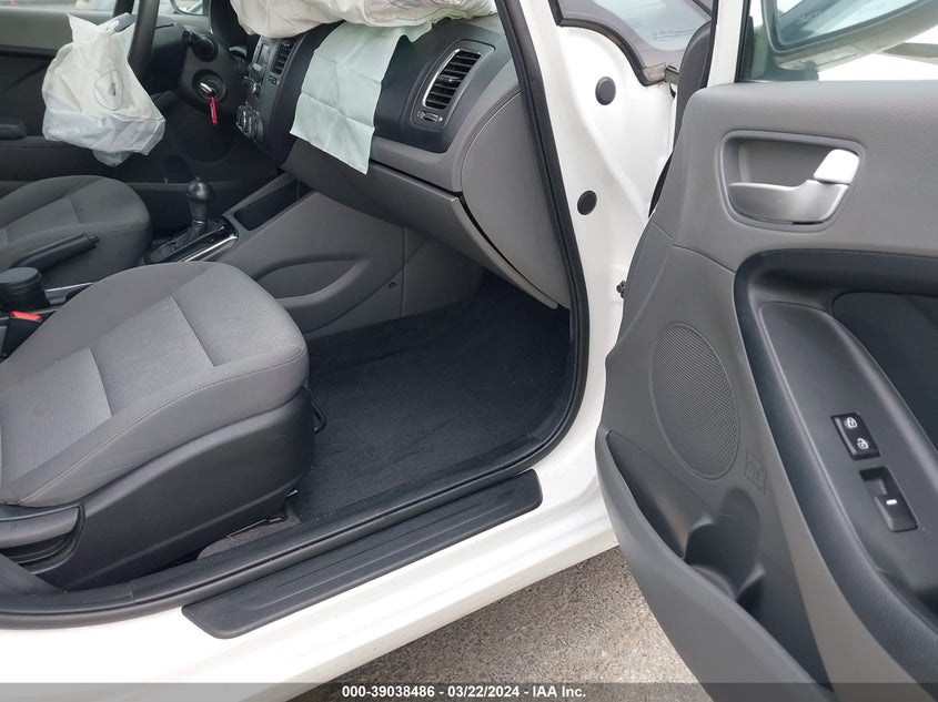 2017 KIA FORTE LX - 3KPFK4A7XHE120107