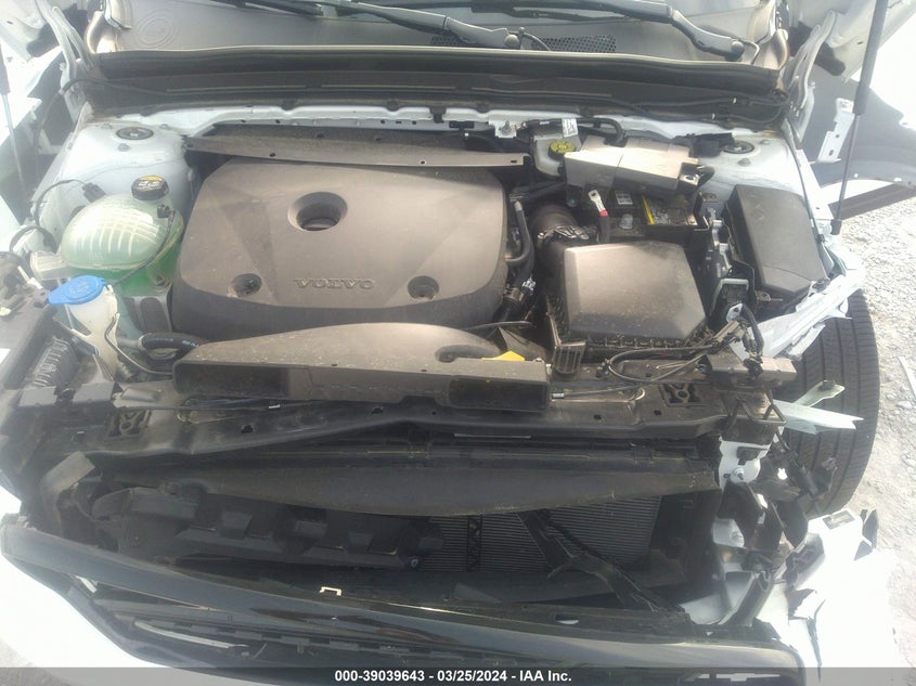 2022 VOLVO XC40 T4 R-DESIGN YV4AC2HMXN2791256