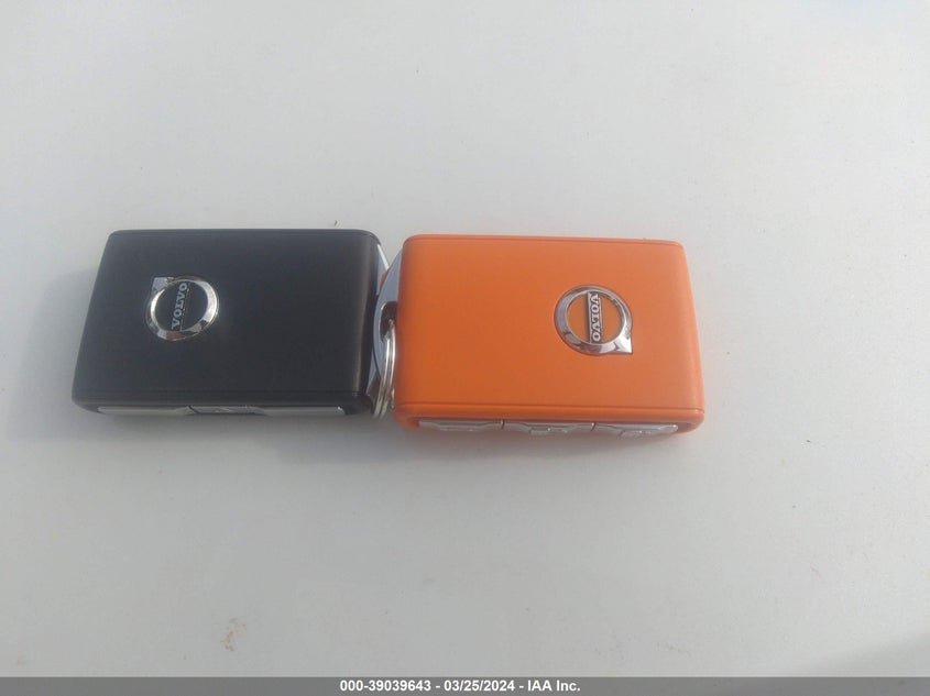 2022 VOLVO XC40 T4 R-DESIGN YV4AC2HMXN2791256