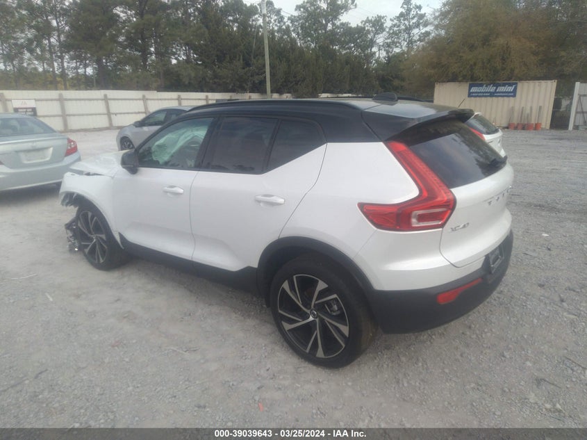 2022 VOLVO XC40 T4 R-DESIGN YV4AC2HMXN2791256
