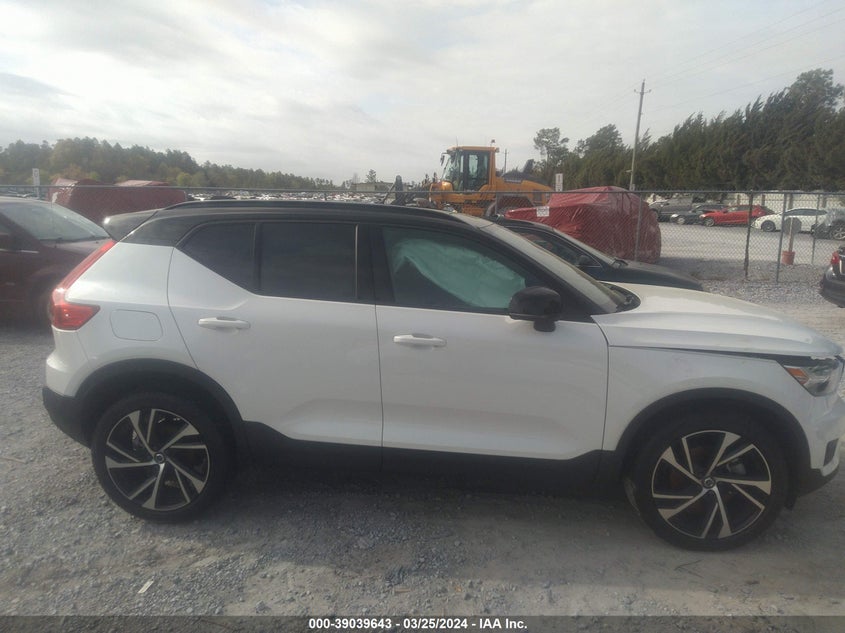 2022 VOLVO XC40 T4 R-DESIGN YV4AC2HMXN2791256