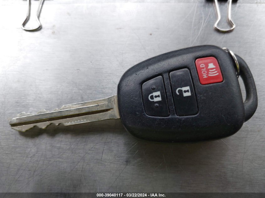 2015 TOYOTA RAV4 XLE - 2T3RFREV2FW372717