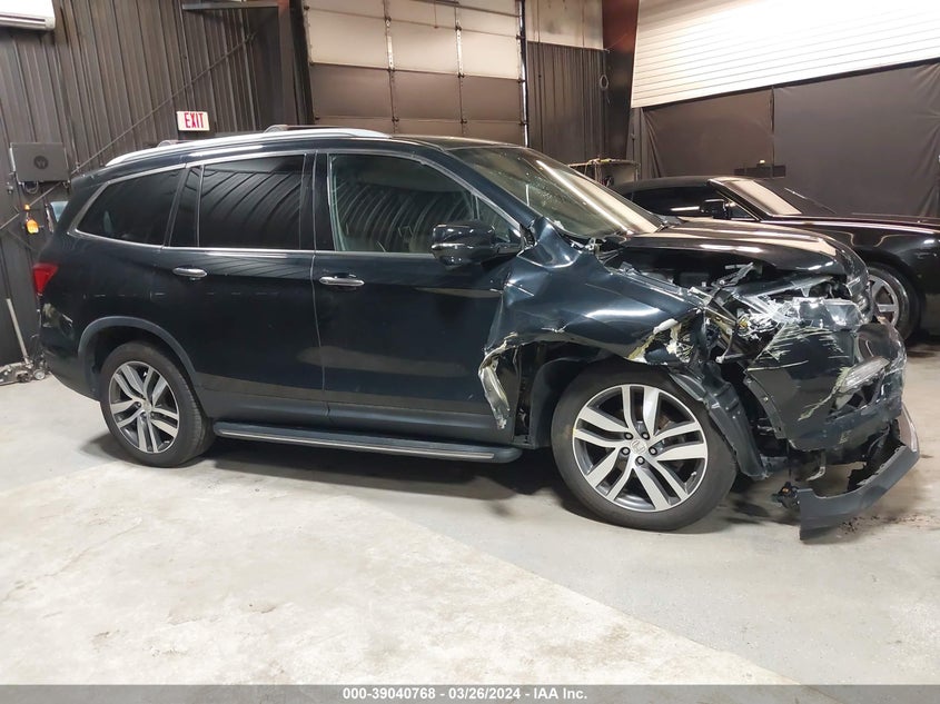 2017 HONDA PILOT TOURING - 5FNYF6H93HB016553