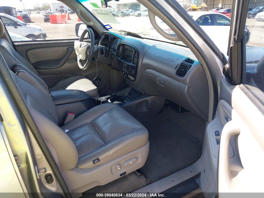 2005 Toyota Sequoia Sr5 V8 VIN: 5TDZT34A55S241334 Lot: 39040834