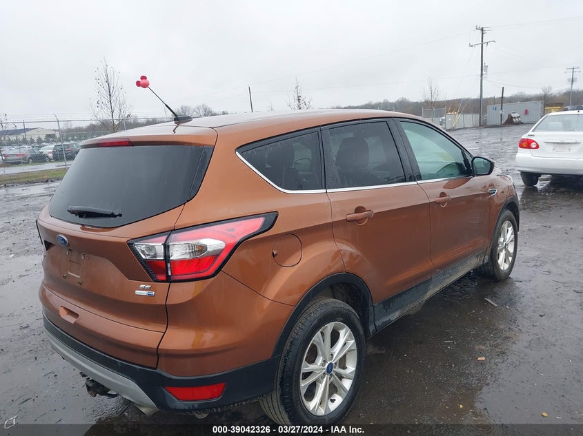 VIN 1FMCU9GD9HUD56784 2017 FORD ESCAPE SE