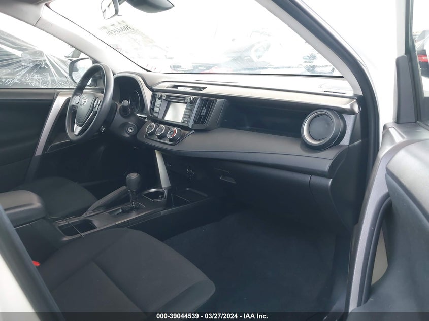 VIN JTMBFREV8HD205179 2017 TOYOTA RAV4 LE