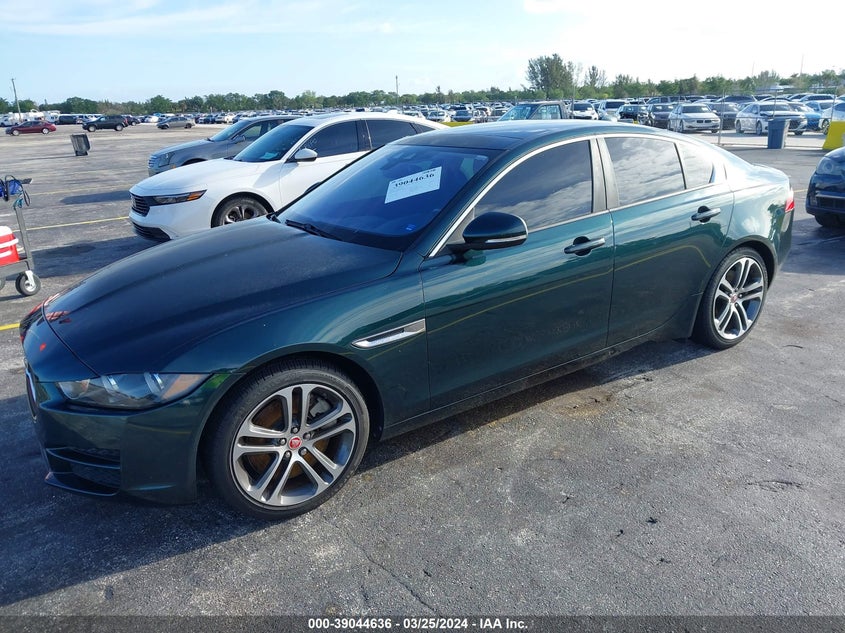 VIN SAJAD4BV1HA964106 2017 JAGUAR XE 35T PREMIUM