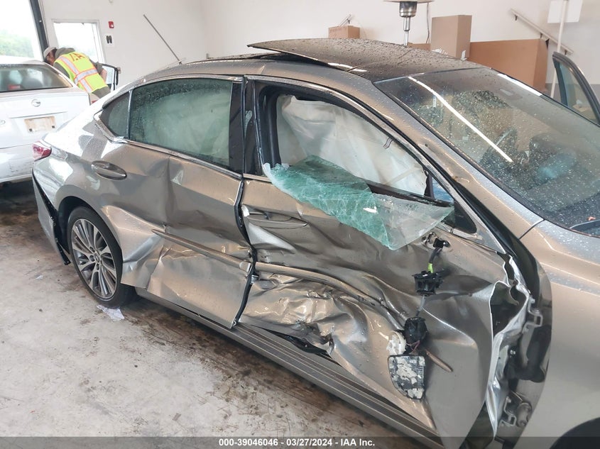 VIN 58ABZ1B19KU032553 2019 LEXUS ES 350 LUXURY