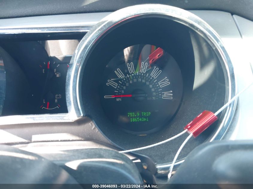 2008 Ford Mustang Gt Deluxe/Gt Premium VIN: 1ZVHT82H885121138 Lot: 39046093