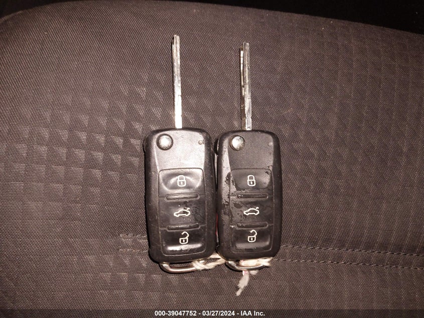 2015 VOLKSWAGEN JETTA 2.0L S - 3VW1K7AJ7FM289069