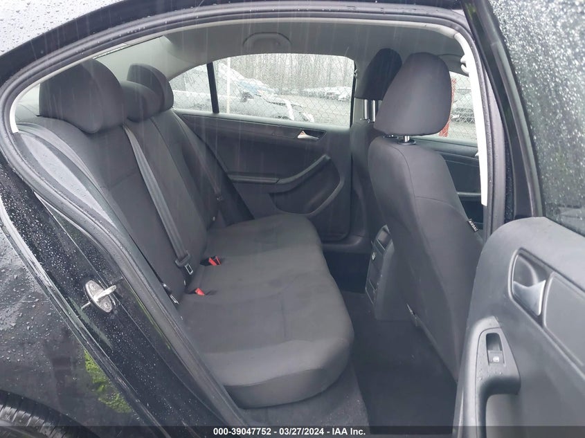 2015 VOLKSWAGEN JETTA 2.0L S - 3VW1K7AJ7FM289069