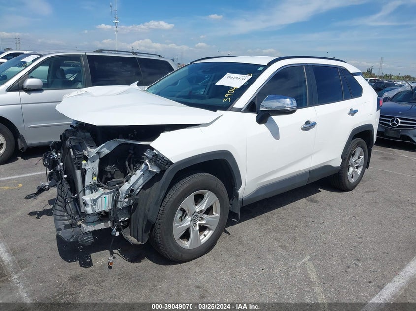VIN 2T3W1RFV6LW069175 2020 TOYOTA RAV4 XLE