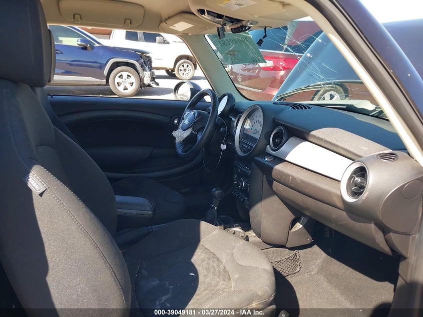 2013 Mini Hardtop Cooper VIN: WMWSU3C54DT687023 Lot: 39049181