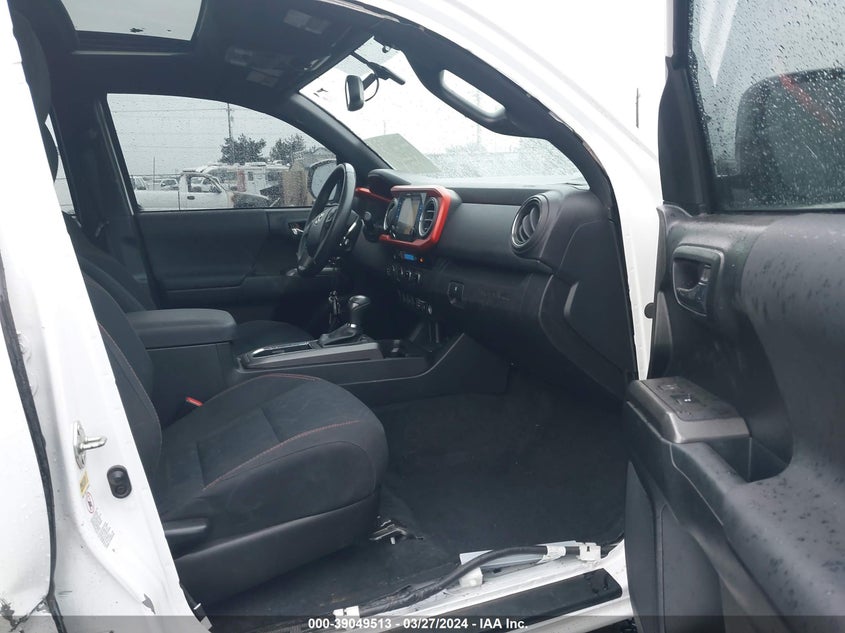 2017 TOYOTA TACOMA DBL CAB/SR/TRDSPT/OR/PRO - 3TMCZ5AN0HM086574