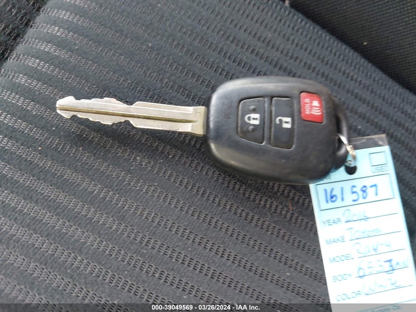 2016 TOYOTA RAV4 LE - JTMBFREV2GJ096377