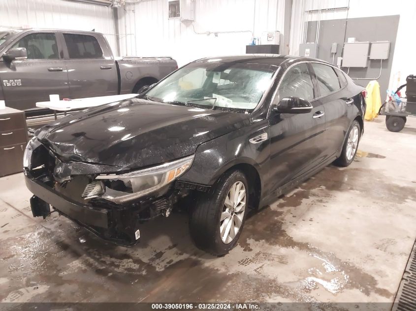 5XXGU4L35JG198073 2018 KIA OPTIMA - Image 2