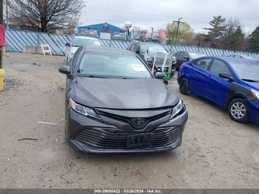 2018 Toyota Camry Le VIN: 4T1B11HKXJU116720 Lot: 39050422