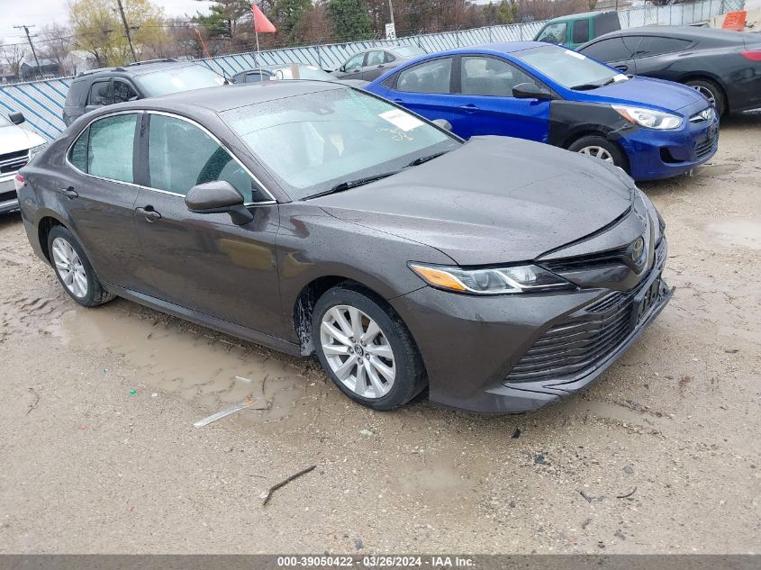 2018 Toyota Camry Le VIN: 4T1B11HKXJU116720 Lot: 39050422