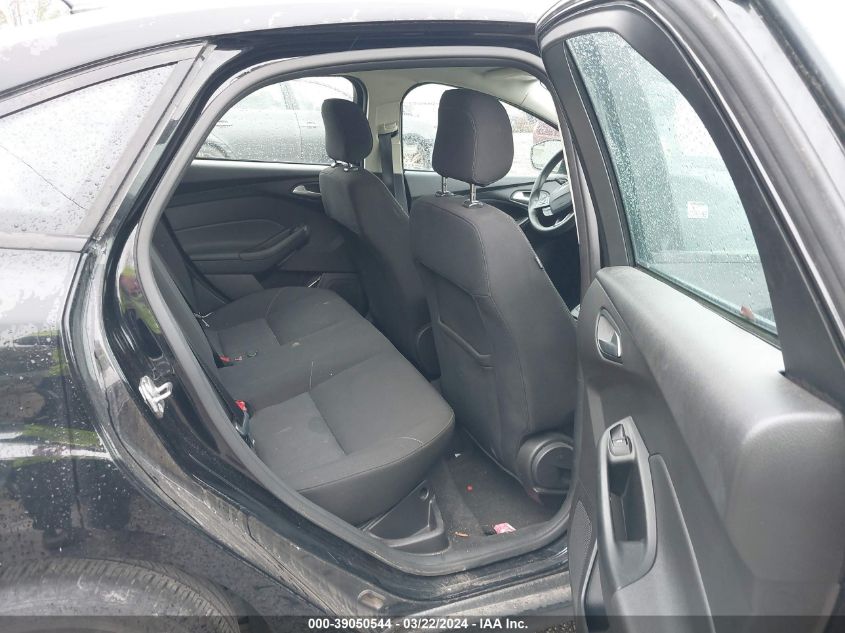 VIN 1FADP3FE6JL255534 2018 FORD FOCUS SE