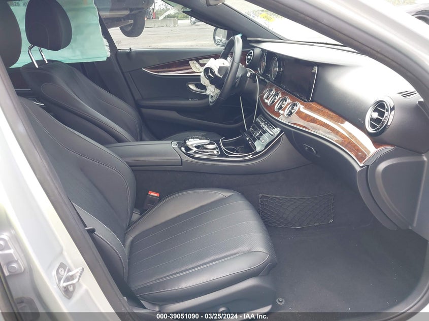 2018 MERCEDES-BENZ E 300 VIN: WDDZF4JB4JA405065