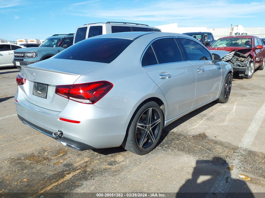 2021 Mercedes-Benz A 220 VIN: W1K3G4EB9MJ316853 Lot: 39051382