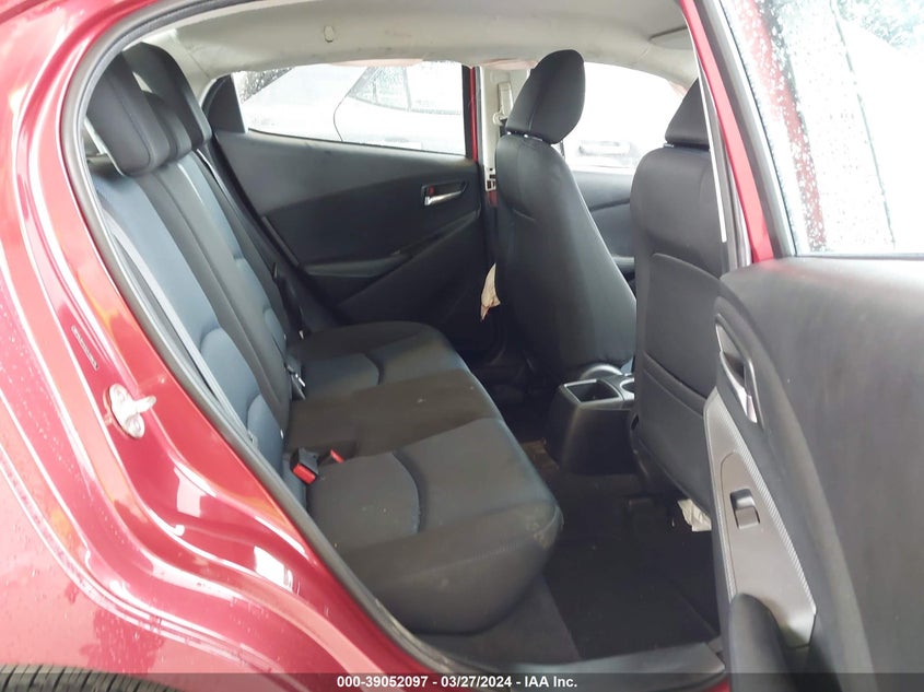 VIN 3MYDLBYV3JY318675 2018 TOYOTA YARIS IA