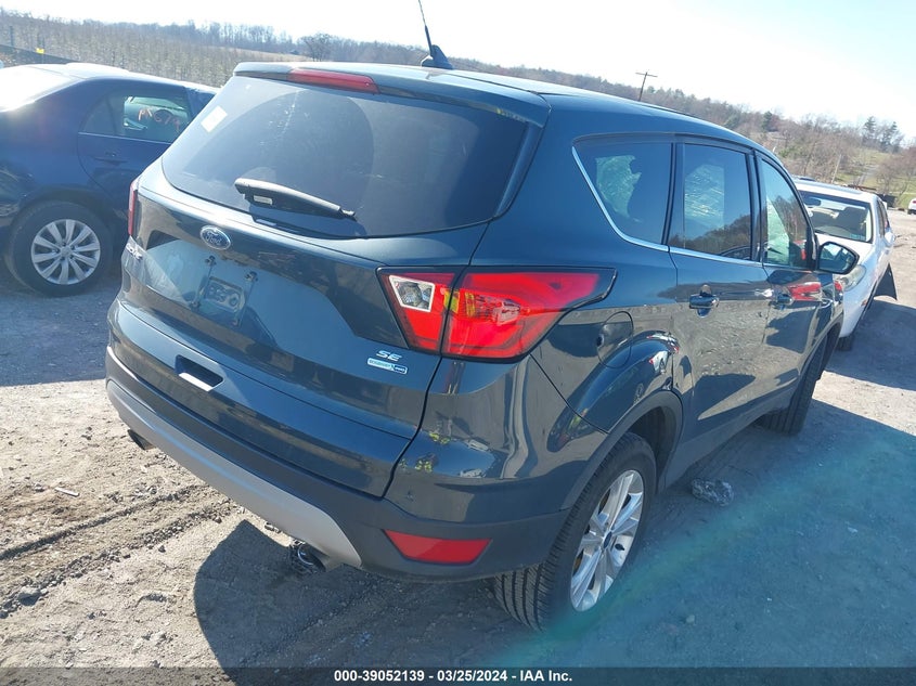 VIN 1FMCU9GD2KUA66717 2019 FORD ESCAPE SE