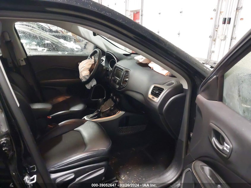 VIN 3C4NJDBBXHT692887 2017 JEEP NEW COMPASS LATITUDE 4X4