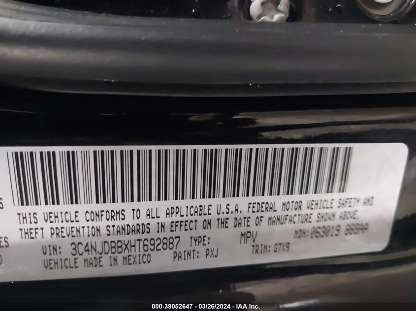 VIN 3C4NJDBBXHT692887 2017 JEEP NEW COMPASS LATITUDE 4X4