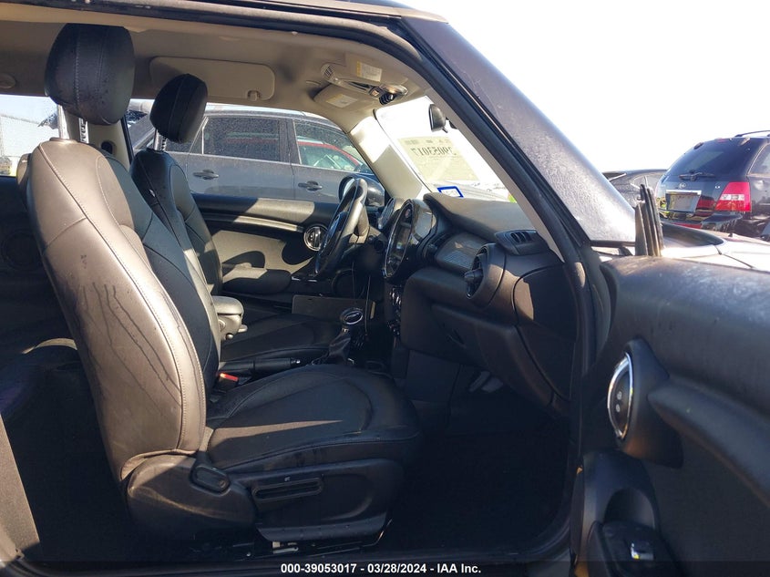 2015 Mini Hardtop Cooper VIN: WMWXM5C53FT940806 Lot: 39053017