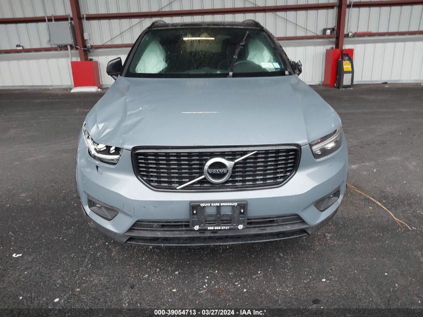 YV4162UM0N2697481 2022 Volvo Xc40 T5 R-Design