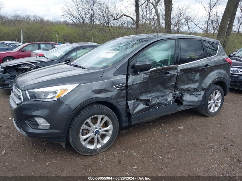 VIN 1FMCU9GD2KUA33071 2019 FORD ESCAPE SE