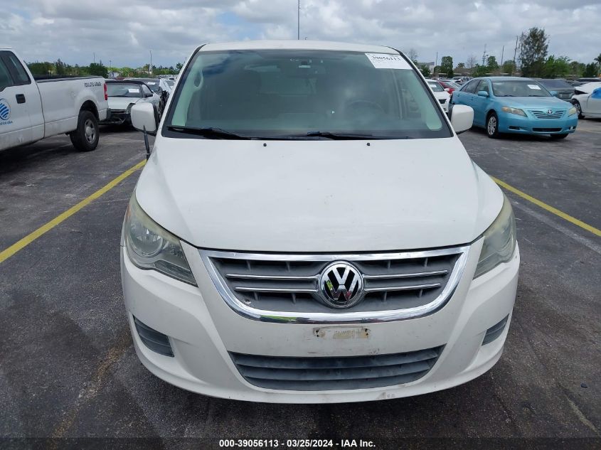 2V4RW3D11AR407803 2010 Volkswagen Routan Se