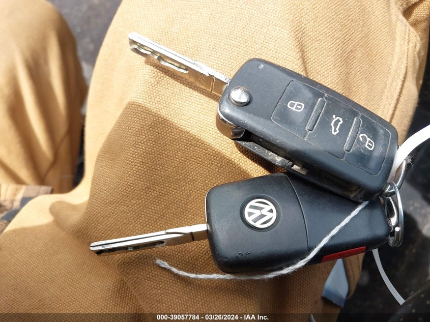 2013 VOLKSWAGEN GTI 4-DOOR - WVWHD7AJ2DW118450