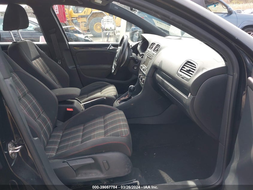 2013 VOLKSWAGEN GTI 4-DOOR - WVWHD7AJ2DW118450