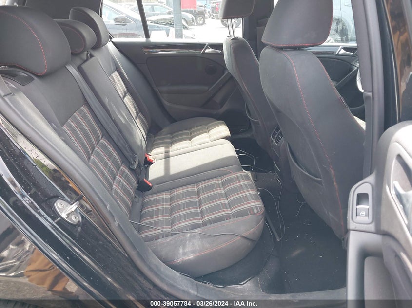 2013 VOLKSWAGEN GTI 4-DOOR - WVWHD7AJ2DW118450
