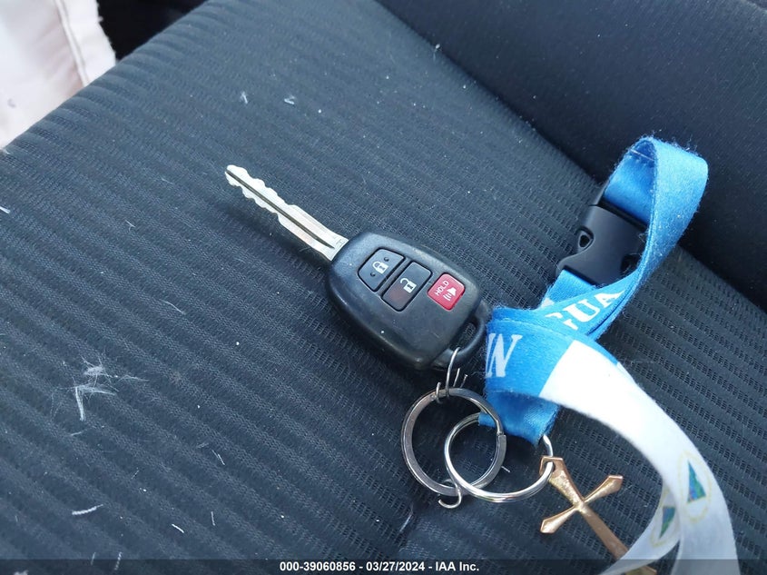 2013 TOYOTA RAV4 XLE - JTMRFREV2DD007920