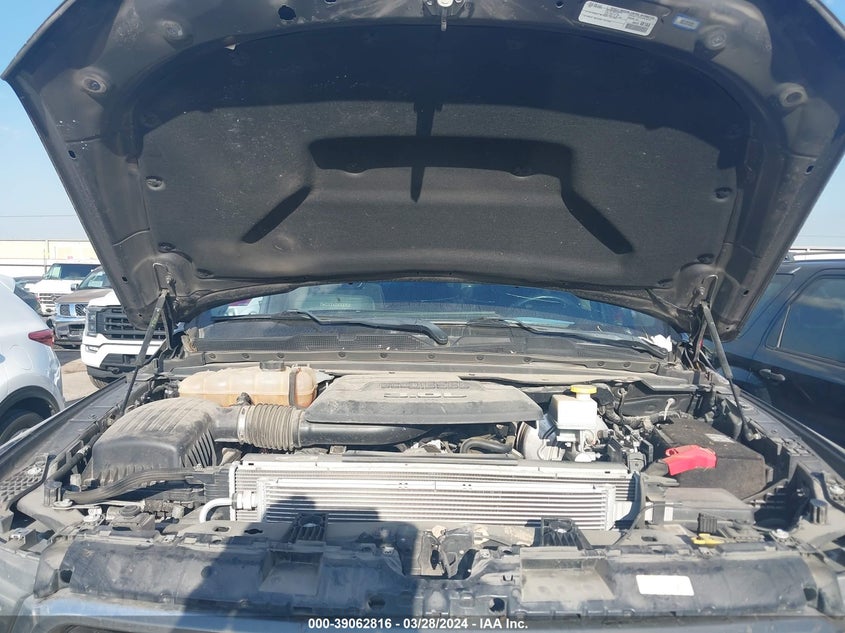 VIN 1C6RREJMXLN252879 2020 RAM 1500 LARAMIE  4X2 "57" BOX