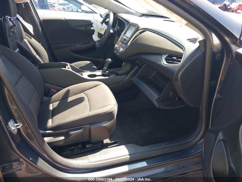 VIN 1G1ZB5ST1JF211575 2018 CHEVROLET MALIBU 1LS