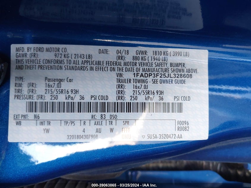 VIN 1FADP3F25JL328608 2018 FORD FOCUS SE